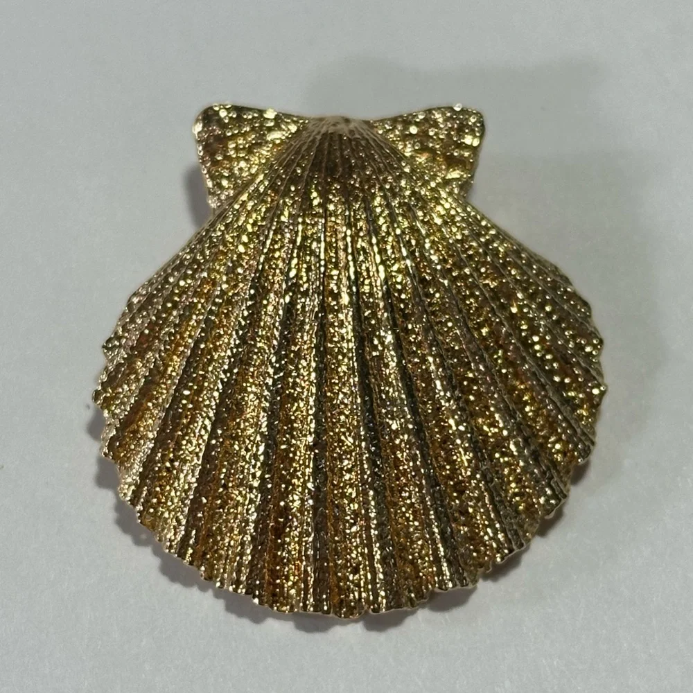 925 Gold Plate Scallop Shell Pendant Nautical Old Money East Coast Cap Cod 90s